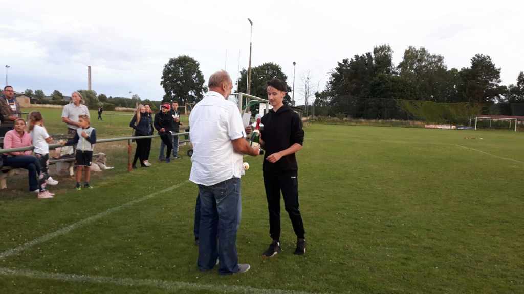 Fußballturnier -Pokal des Bürgermeisters