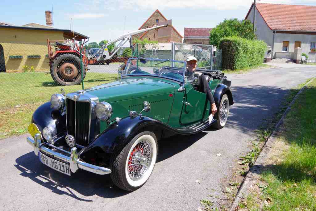 Oldtimer-Fernfahrt mit Strecken-Abstempel-Stopp in Gadsdorf. Bildgalerie 1