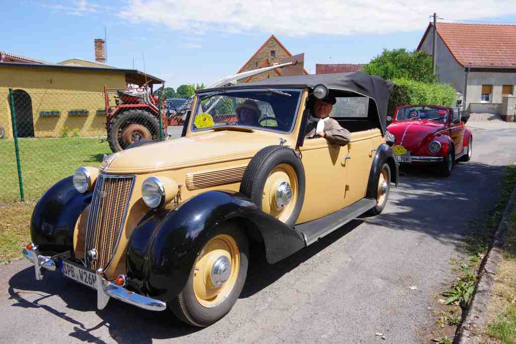 Oldtimer-Fernfahrt mit Strecken-Abstempel-Stopp in Gadsdorf. Bildgalerie 2