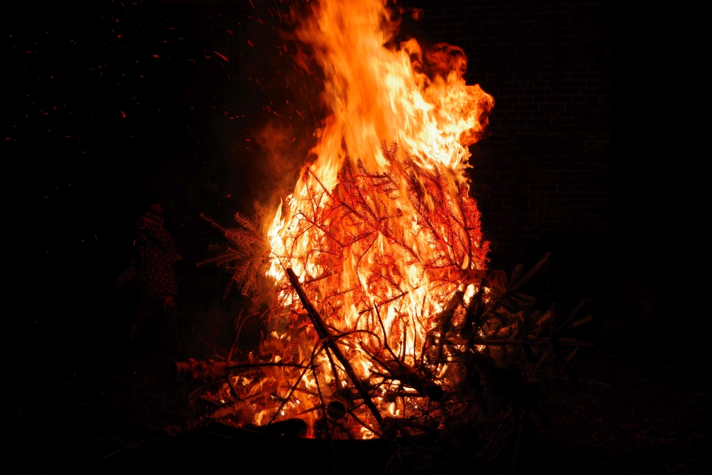 Weihnachtsbaumverbrennen