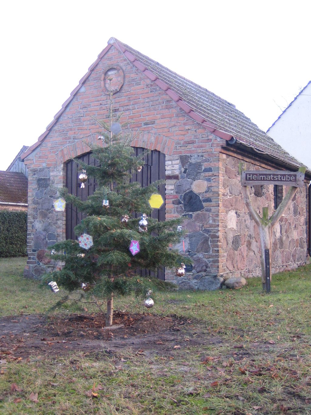 Weihnachtsbaum schmücken