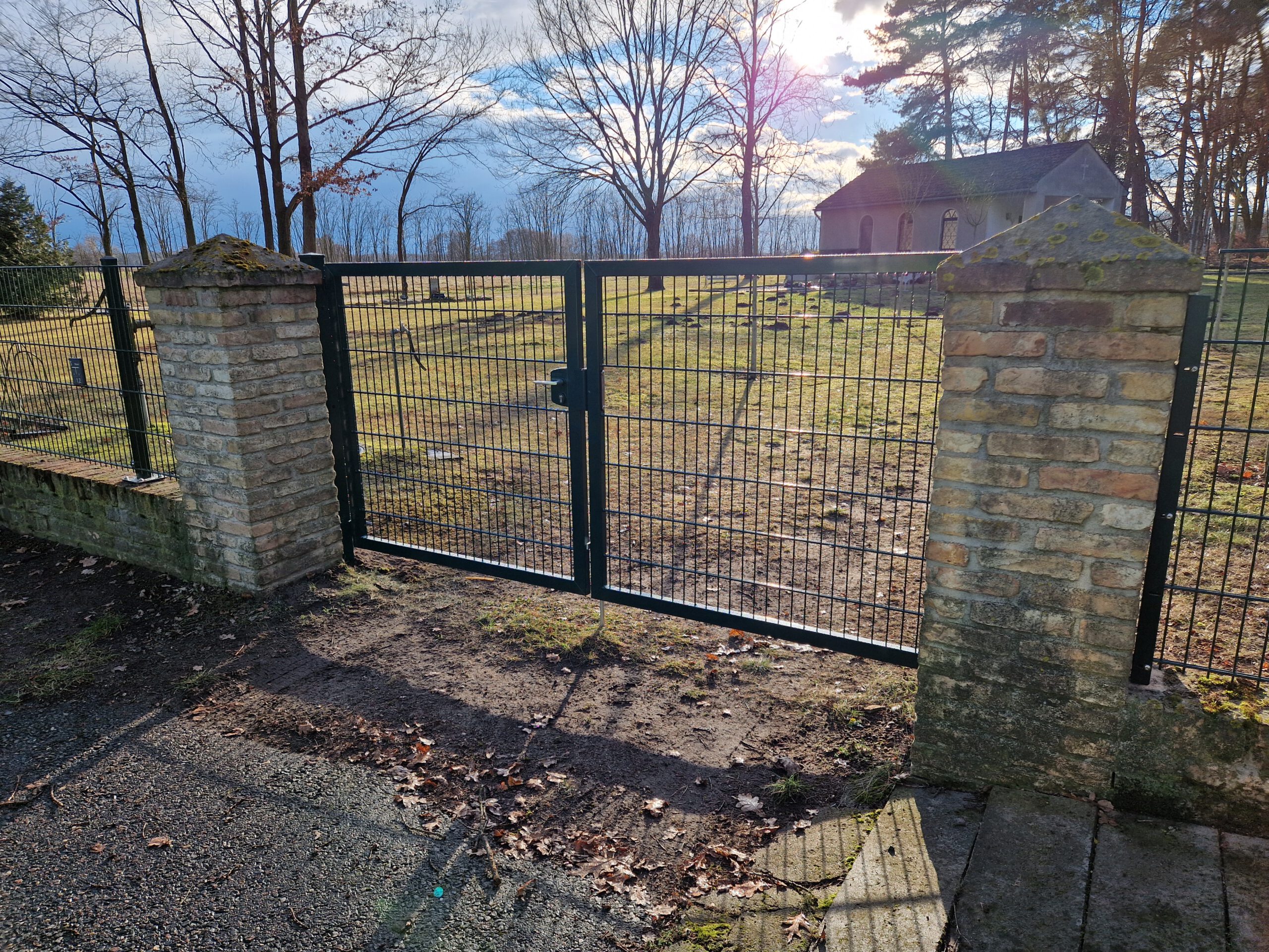 Erneuerung des Friedhofszauns